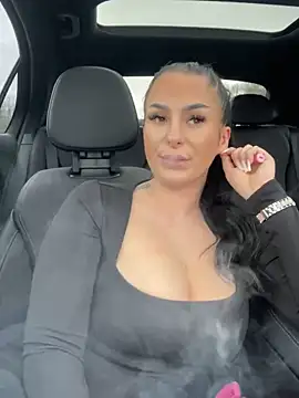 Snapshot of Mia-Bremer chatting on February 26, 2025, 1:30 pm Mia-Bremer online show from February 26, 2025, 1:30 pm