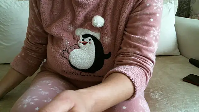 Snapshot of mysteriouscouple001 chatting on December 17, 2024, 12:11 pm mysteriouscouple001 online show from December 17, 2024, 12:11 pm