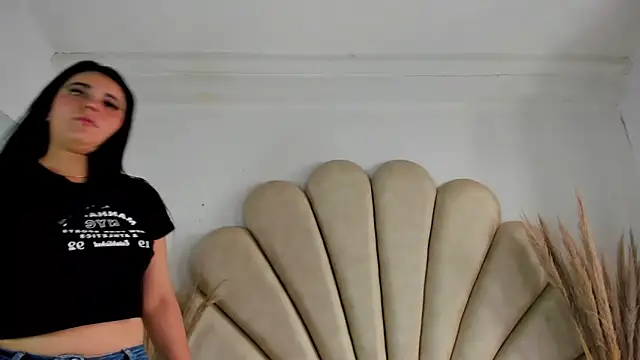 Snapshot of Natasha__Blue chatting on October 6, 2025, 7:00 pm Natasha Blue online show from October 6, 2025, 7:00 pm