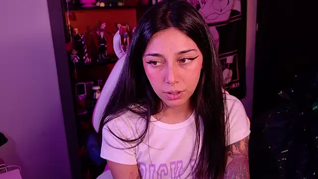 Snapshot of amber_yull chatting on June 23, 2026, 2:20 am amber yull online show from June 23, 2026, 2:20 am