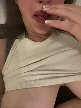 Snapshot of Sarahkhaalifa chatting on March 25, 2026, 11:00 pm Sarahkhaalifa online show from March 25, 2026, 11:00 pm