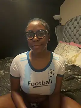 TrueeFantasee online show from April 4, 2026, 12:31 am