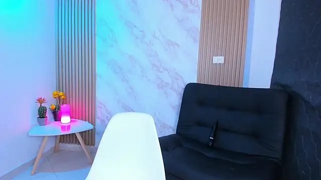 Snapshot of Megan_blue7 chatting on February 24, 2025, 2:48 pm Megan blue7 online show from February 24, 2025, 2:48 pm