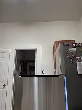 kimmiakiss22 online show from November 24, 2025, 9:14 pm