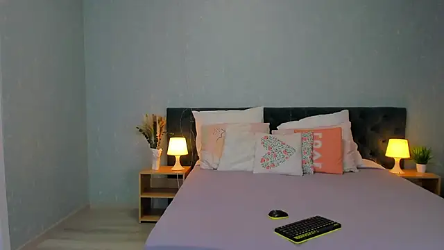 Katerina Ray online show from December 3, 2024, 6:04 am