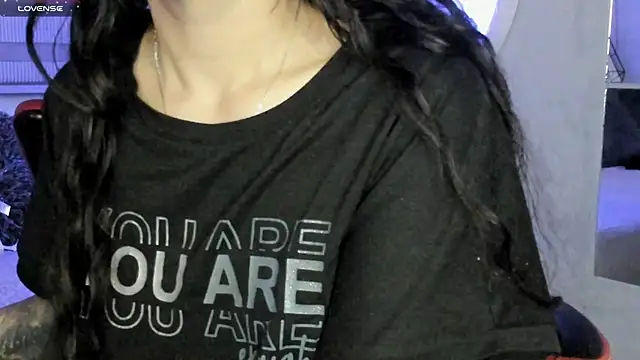 natasha logan  online show from March 31, 2026, 4:24 am