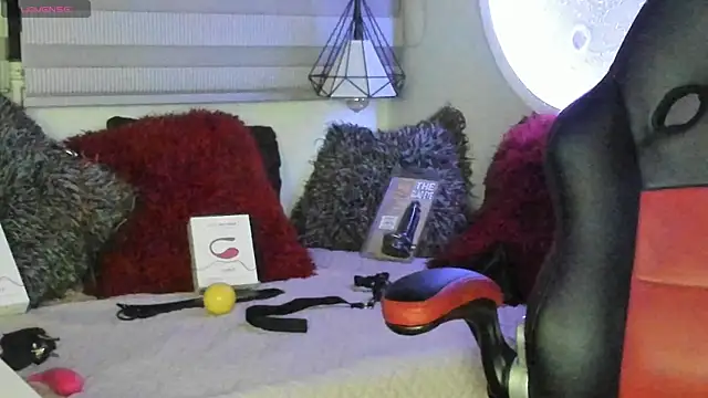 Snapshot of natasha_logan_ chatting on May 10, 2026, 4:06 am natasha logan online show from May 10, 2026, 4:06 am
