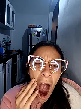 catire2323 online show from February 12, 2026, 2:56 pm