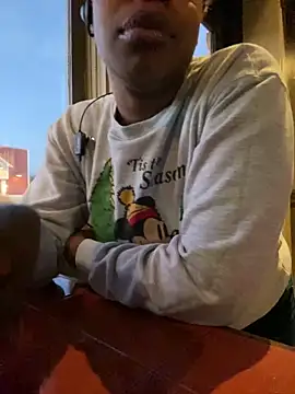 Snapshot of Lilli_Lovely chatting on December 17, 2024, 10:54 pm Lilli Lovely online show from December 17, 2024, 10:54 pm