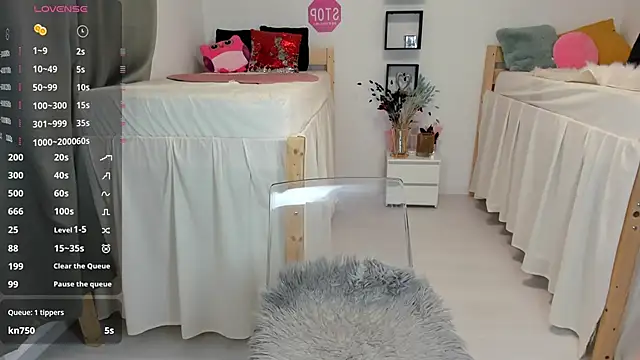 18perfecttits online show from December 14, 2024, 12:23 pm