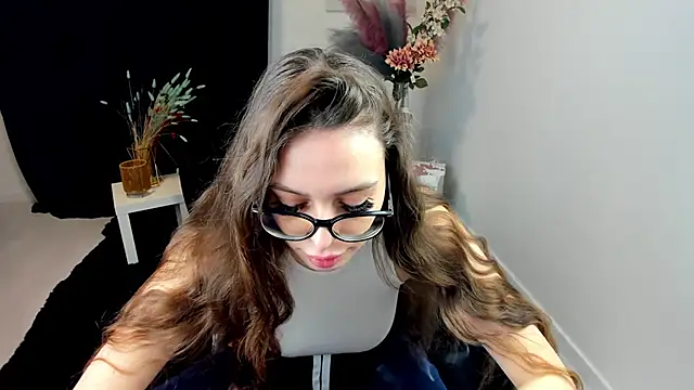 18perfecttits online show from February 17, 2026, 12:34 pm