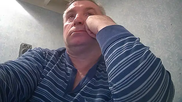 Snapshot of GYurmoka70 chatting on October 4, 2025, 8:07 pm GYurmoka70 online show from October 4, 2025, 8:07 pm