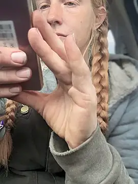 GoldenFlameGoddess online show from April 12, 2026, 7:19 pm