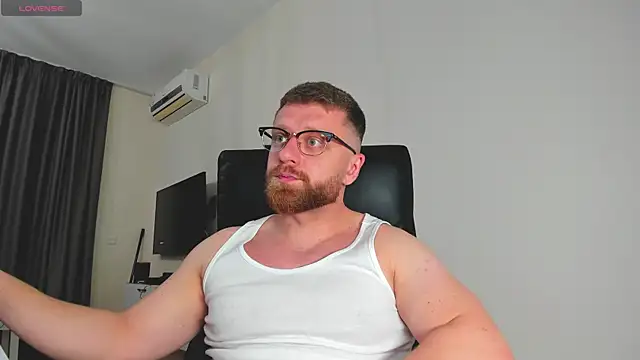 Snapshot of Findom_guy chatting on March 2, 2026, 11:06 am Findom guy online show from March 2, 2026, 11:06 am