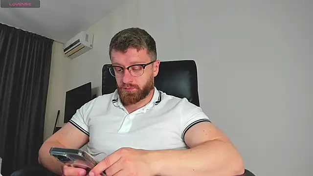 Snapshot of Findom_guy chatting on March 13, 2026, 8:48 pm Findom guy online show from March 13, 2026, 8:48 pm