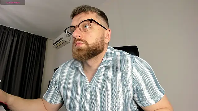 Snapshot of Findom_guy chatting on March 19, 2026, 11:14 am Findom guy online show from March 19, 2026, 11:14 am