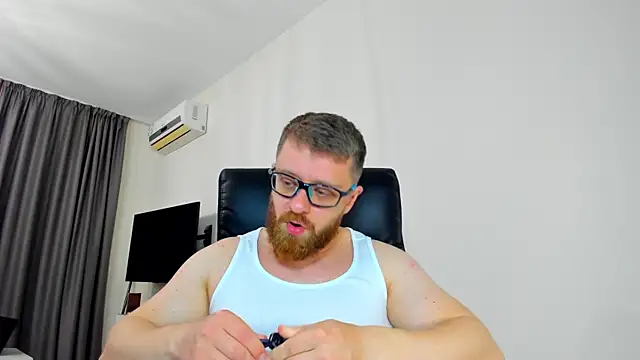 Snapshot of Findom_guy chatting on April 6, 2026, 8:48 am Findom guy online show from April 6, 2026, 8:48 am