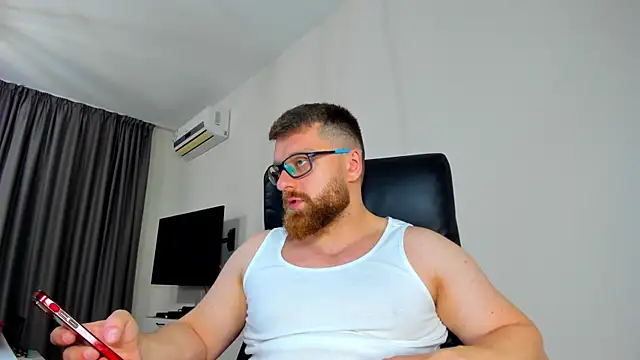 Snapshot of Findom_guy chatting on April 18, 2026, 4:11 pm Findom guy online show from April 18, 2026, 4:11 pm