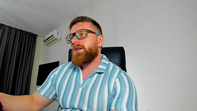 Snapshot of Findom_guy chatting on May 7, 2026, 6:24 pm Findom guy online show from May 7, 2026, 6:24 pm