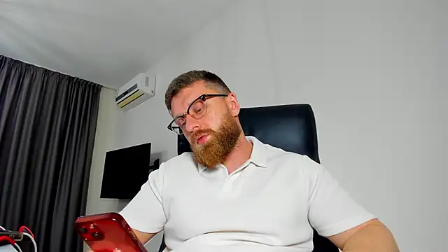 Snapshot of Findom_guy chatting on May 8, 2026, 5:29 pm Findom guy online show from May 8, 2026, 5:29 pm