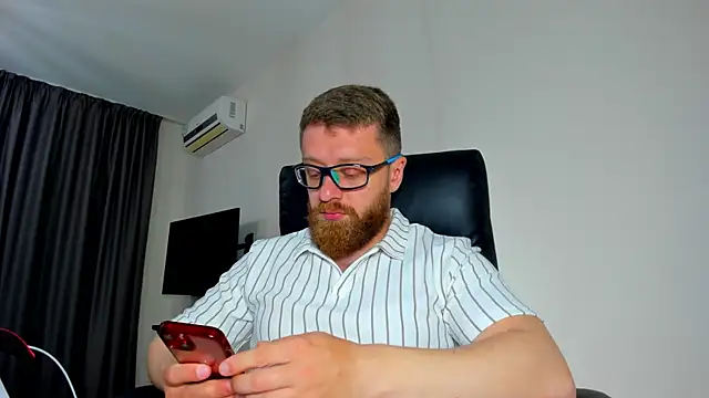 Snapshot of Findom_guy chatting on May 10, 2026, 10:42 am Findom guy online show from May 10, 2026, 10:42 am