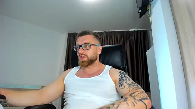 Snapshot of Findom_guy chatting on June 25, 2026, 4:33 pm Findom guy online show from June 25, 2026, 4:33 pm