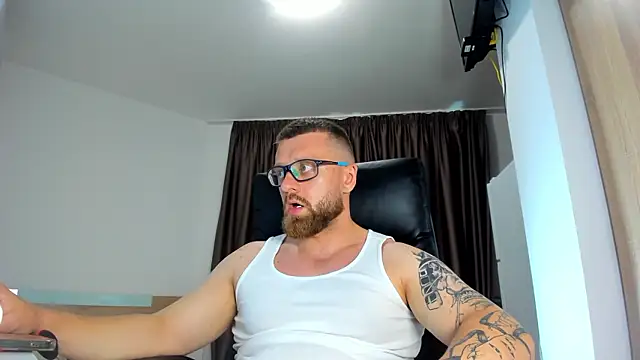 Snapshot of Findom_guy chatting on July 7, 2026, 3:49 pm Findom guy online show from July 7, 2026, 3:49 pm