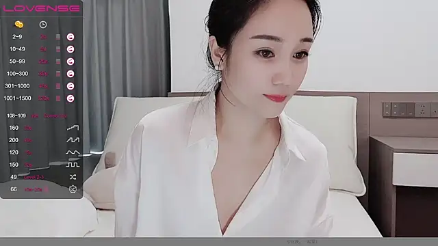 Snapshot of MIa59 chatting on December 14, 2024, 1:06 am MIa59 online show from December 14, 2024, 1:06 am