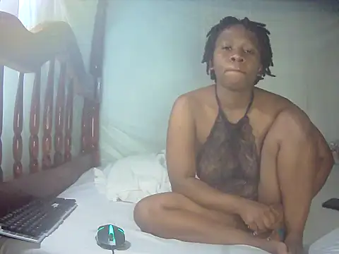 Snapshot of Queentesi chatting on September 16, 2025, 10:05 am Queentesi online show from September 16, 2025, 10:05 am