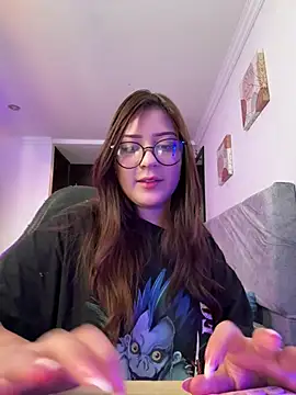Zoe Lennoxx online show from August 4, 2026, 8:33 pm