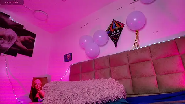  sex mia online show from October 5, 2025, 7:12 pm