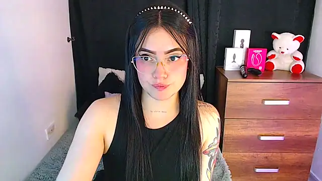 Isa Maiden1 online show from September 23, 2025, 4:10 pm