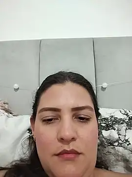 Snapshot of Mia_Hampton chatting on July 2, 2026, 9:43 pm Mia Hampton online show from July 2, 2026, 9:43 pm
