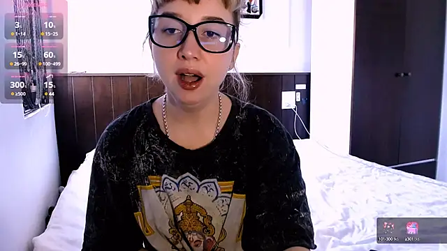 Cosmo Riri online show from January 30, 2025, 5:19 am