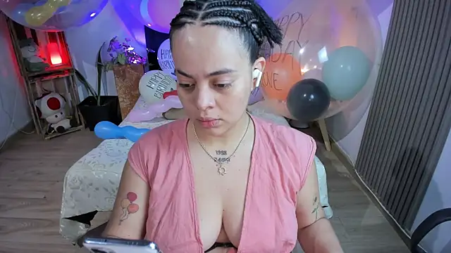 Cuttiealice online show from January 21, 2025, 12:07 pm