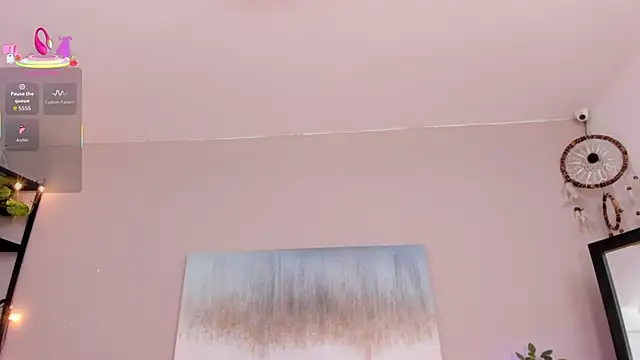 Briana Wells  online show from November 22, 2025, 1:21 pm