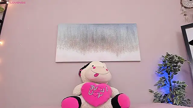 Briana Wells  online show from February 1, 2026, 12:26 pm