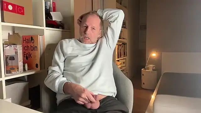 Snapshot of drefman chatting on February 14, 2026, 8:16 pm drefman online show from February 14, 2026, 8:16 pm