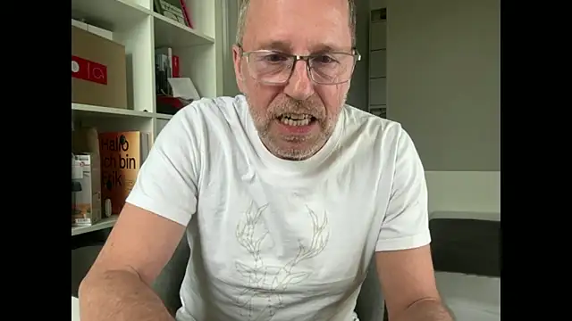 Snapshot of drefman chatting on February 21, 2026, 3:02 pm drefman online show from February 21, 2026, 3:02 pm