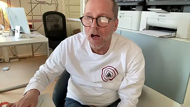 Snapshot of drefman chatting on February 26, 2026, 11:20 am drefman online show from February 26, 2026, 11:20 am