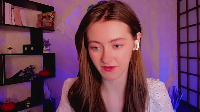 Snapshot of KateCuddle chatting on December 10, 2024, 2:16 am KateCuddle online show from December 10, 2024, 2:16 am