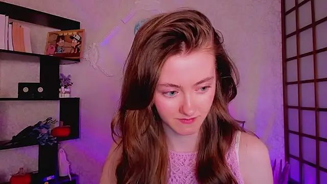 Snapshot of KateCuddle chatting on December 19, 2024, 5:29 am KateCuddle online show from December 19, 2024, 5:29 am