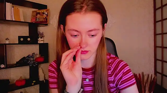 Snapshot of KateCuddle chatting on December 23, 2024, 1:51 am KateCuddle online show from December 23, 2024, 1:51 am