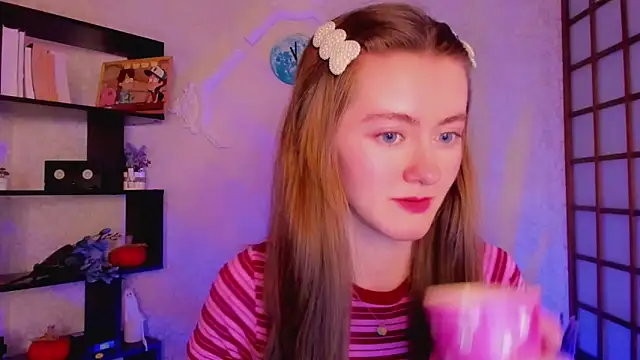 Snapshot of KateCuddle chatting on December 23, 2024, 4:55 am KateCuddle online show from December 23, 2024, 4:55 am