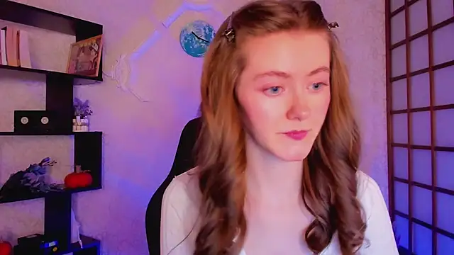 Snapshot of KateCuddle chatting on December 25, 2024, 5:37 am KateCuddle online show from December 25, 2024, 5:37 am