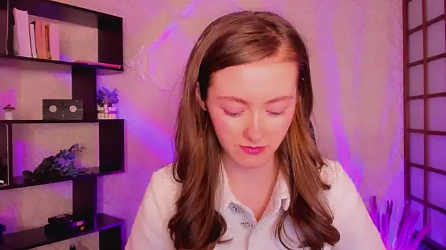 Snapshot of KateCuddle chatting on December 26, 2024, 2:22 am KateCuddle online show from December 26, 2024, 2:22 am