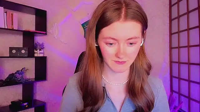 Snapshot of KateCuddle chatting on December 27, 2024, 5:09 am KateCuddle online show from December 27, 2024, 5:09 am