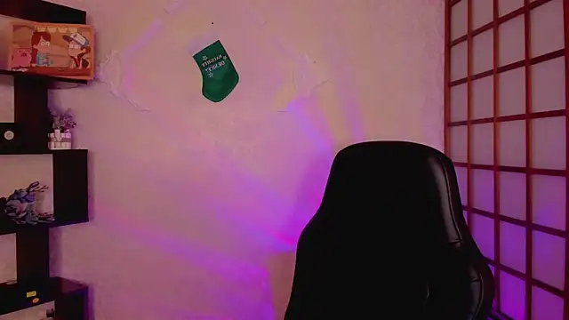 Snapshot of KateCuddle chatting on December 31, 2024, 4:49 am KateCuddle online show from December 31, 2024, 4:49 am