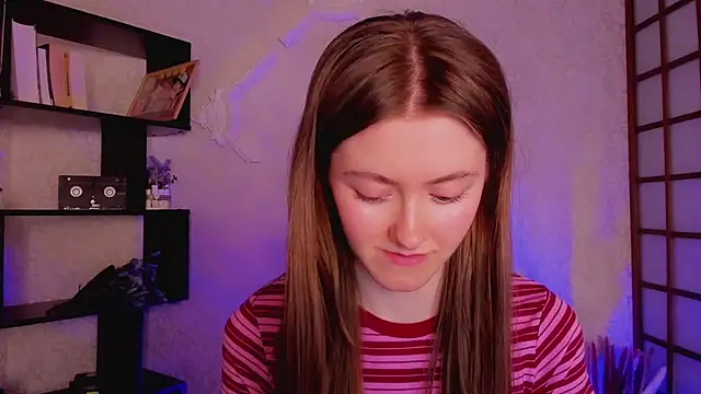 Snapshot of KateCuddle chatting on January 15, 2025, 4:57 am KateCuddle online show from January 15, 2025, 4:57 am