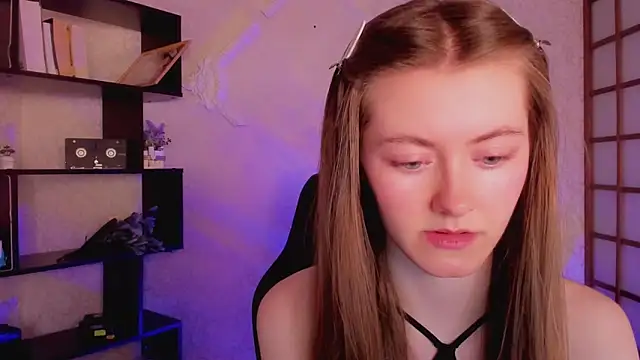 Snapshot of KateCuddle chatting on January 17, 2025, 2:18 am KateCuddle online show from January 17, 2025, 2:18 am